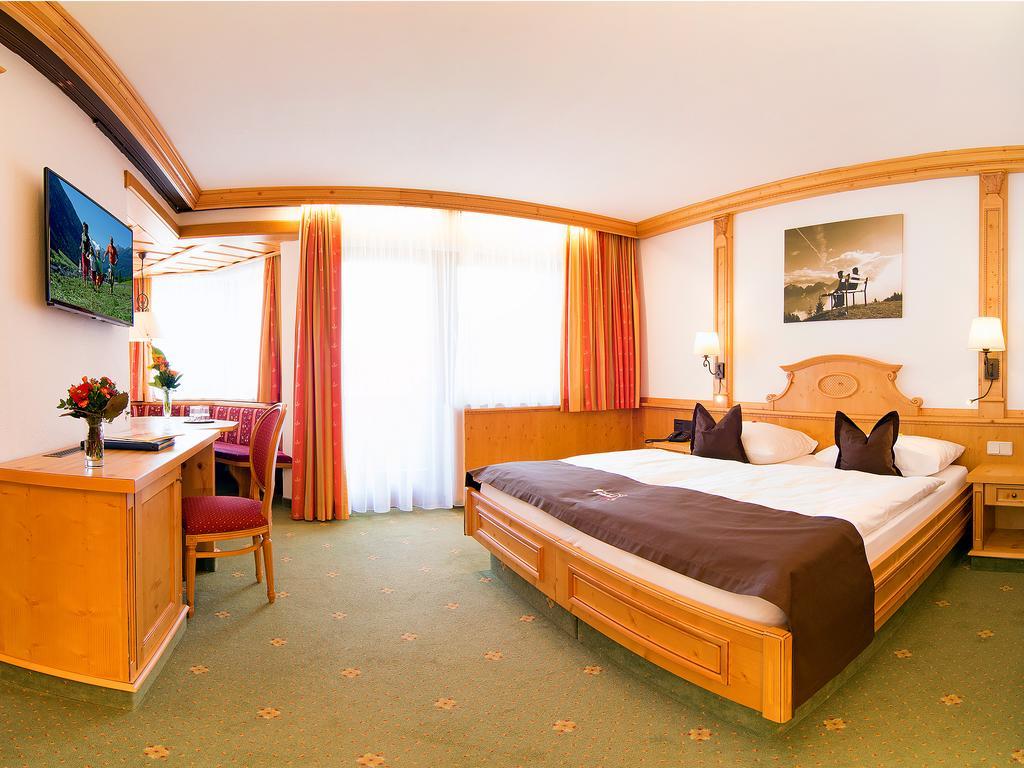 Alpenhotel Tirolerhof Neustift im Stubaital Exterior photo