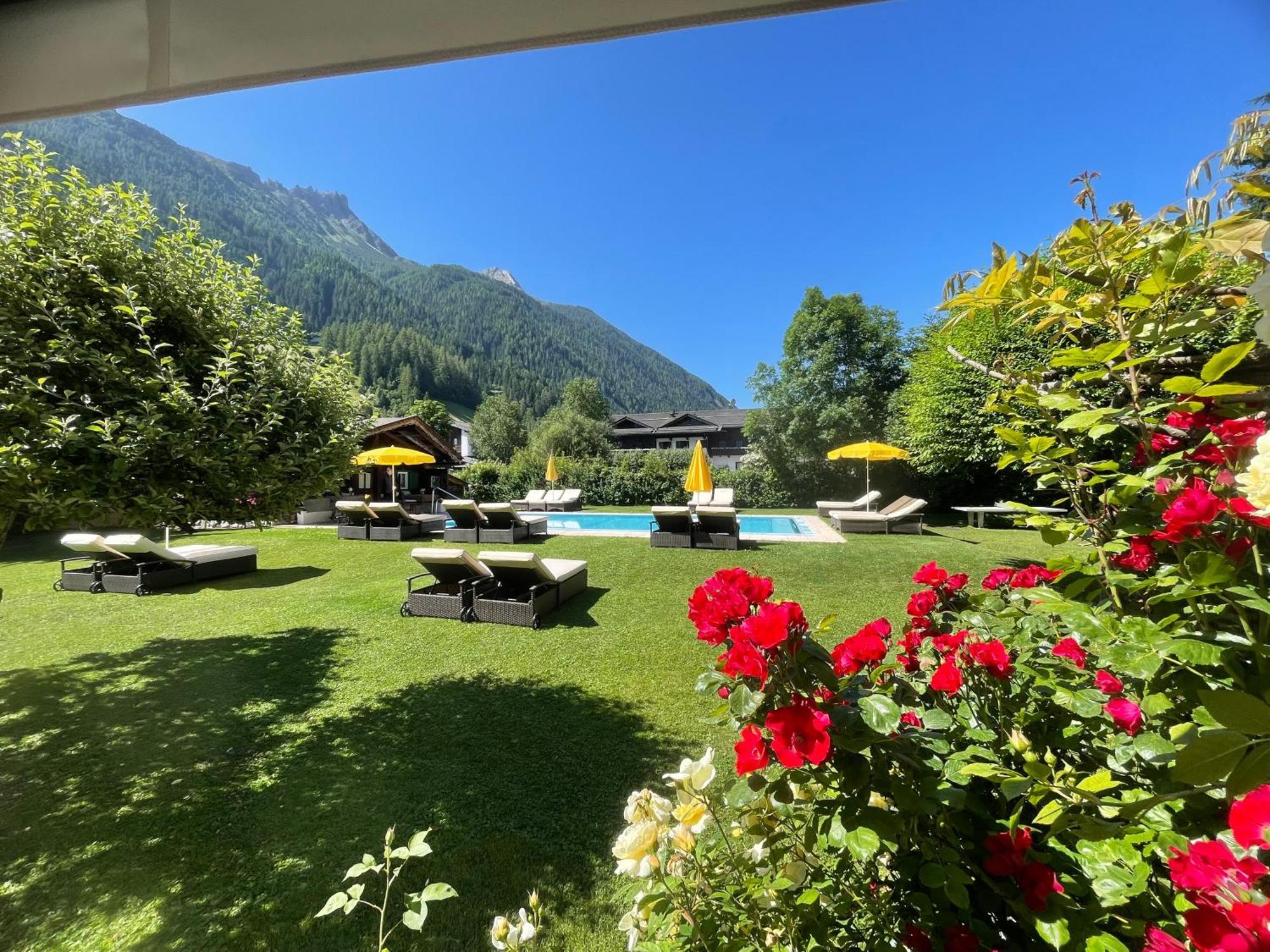 Alpenhotel Tirolerhof Neustift im Stubaital Exterior photo