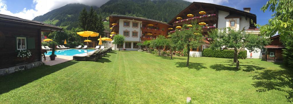 Alpenhotel Tirolerhof Neustift im Stubaital Exterior photo