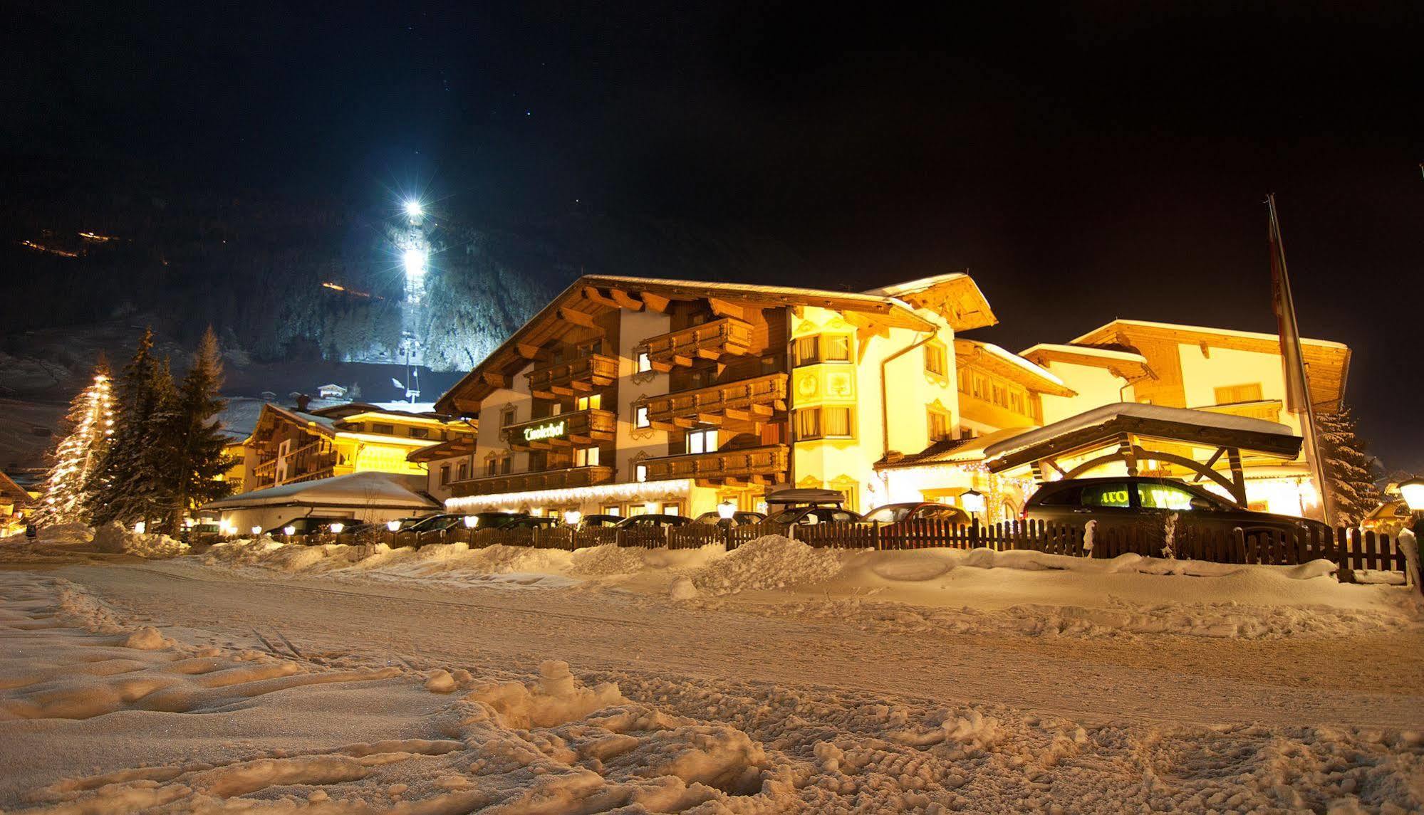 Alpenhotel Tirolerhof Neustift im Stubaital Exterior photo